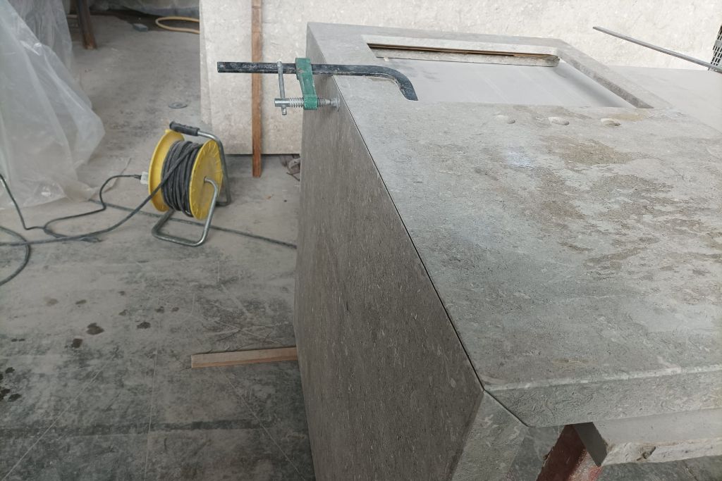 lavorazione pietra cuneo marmi