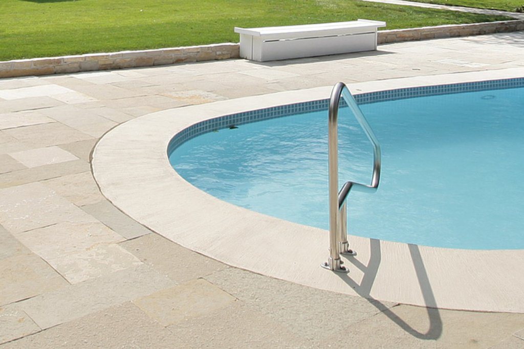 piscina in pietra